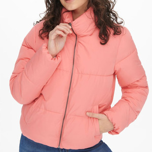 Nouveau design Dernière arrivée Logo personnalisé Veste matelassée respirante en tricot pour femmes avec chapeau détachable Hiver - Product Image 1