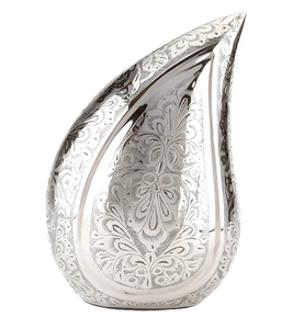 Fabricante de urnas para adultos de gota de lágrima de esmalte blanco de India Urna de cremación de metal para adultos Urna de cremación hecha a mano con diseño grabado - Product Image 2