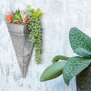 Ensemble de deux jardinières murales en forme de cône en étain, jardinières murales en forme de cône galvanisé, décorations murales de cuisine - Product Image 2
