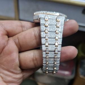 Reloj de Hombre con Incrustaciones de Diamantes, Brazalete de Acero Inoxidable de Dos Tonos, Aspecto de Diamante Completo, Movimiento de Cuarzo de 40 mm, Correa de 20 mm, Lujoso - Product Image 5