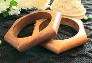 Brazaletes de Madera de Diseño Hechos a Mano de la Mejor Calidad con Incrustaciones de Latón FAIZA CRAFT FC-4200 Forma Redonda de Uttar Pradesh - Product Image 2