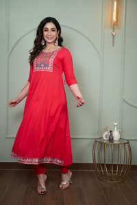 Rayón Casual Wear Floral largo algodón Floral impreso Maxi Anarkali vestido para mujeres ropa de playa ropa india y paquistaní - Product Image 5