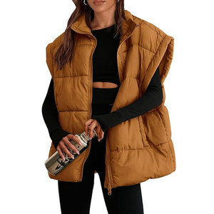 Gilet matelassé léger sans manches à capuche pour femme - Product Image 5