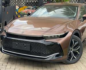 TO-YO-TAA CROWN HYBRID 2023 PROPRE ET NEUF - Product Image 2