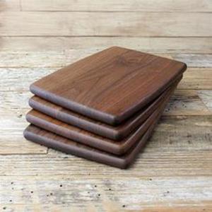 Hermosa tabla de cortar de madera maciza que captura la esencia de la elegancia rústica para cenas familiares o fiestas formales - Product Image 4