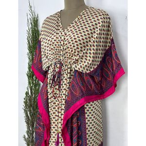 Robe Kaftan Bohème Vintage pour Femme, Longue et Fluide, en Soie Recyclée et Sari avec Motifs Floraux Artistiques en Cachemire, Idéale pour la Plage et les Tenues de Plage - Product Image 2
