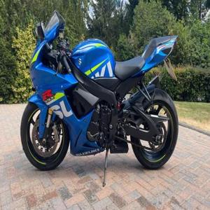 มอเตอร์ไซค์สปอร์ตสมรรถนะสูง GSX-R750 ปี 2022 ความจุ 749 ซีซี, เครื่องยนต์สี่สูบ ระบายความร้อนด้วยน้ำ ระบบหัวฉีด EFI, พลังแรงและคุณภาพระดับพรีเมียม - Product Image 1