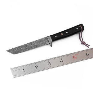 Cuchillo de Supervivencia Personalizado con Patrón de Damasco, Mango Resistente para Uso en Exteriores, Cocina y Colección - Product Image 1