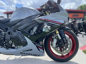 Venta Directa de Motocicleta Deportiva Suzuki GSX-R 750 2026, Velocidad Máxima de 80 km/h, con 3 Años de Garantía - Product Image 4