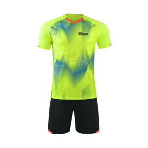 Camisetas de fútbol de poliéster 100% de alta calidad, uniformes de fútbol con impresión de logotipo personalizado para hombres y adultos, conjunto de nombre de equipo sublimado - Product Image 1