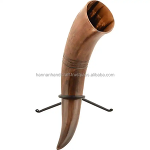 Cuerno de Latón Tallado Antiguo para Beber, Estilo Vikingo, Cuerno de Búfalo Natural Pulido y Tallado - Product Image 4