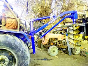 Attachement de tracteur à roues 4WD pour creuser rapidement et préparer le sol - Product Image 2