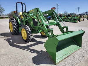 Tractor agrícola JohnDerr 520M de alta calidad 40HP 4x4 con 60 engranajes de plataforma de siega y componentes de núcleo de motor ruedas 4WD - Product Image 3