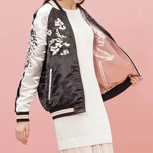 Chaqueta universitaria de satén de gran tamaño para mujer de doble cara personalizada, ropa de calle de nailon negro con cuello levantado, transpirable y gruesa - Product Image 6