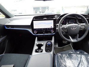 Lexus RZ 450e Premium AWD 2024 - Product Image 3