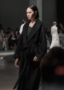 Manteau trench pour femme, nouveau design, élégant, VENETO ALPACA LONG COAT, manteaux à l'éclat exceptionnel pour femmes, hiver, 100% ALPACA SURI - Product Image 3