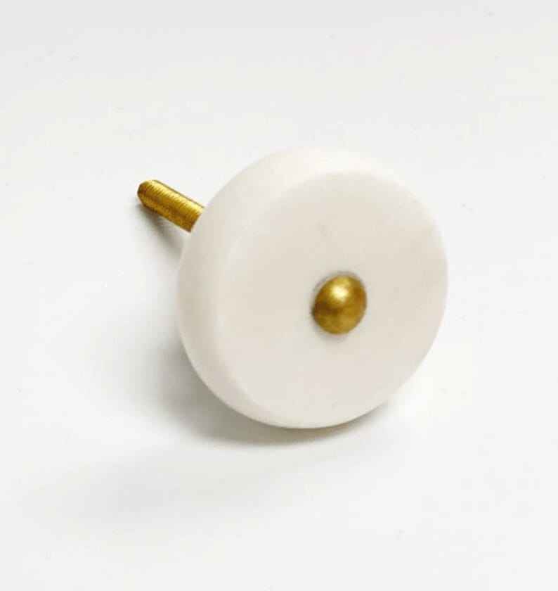 สีเทาเข้ม