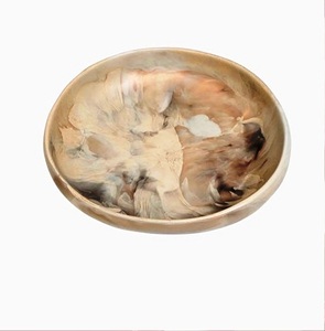 Bol et plat de service décoratifs en résine écologique, fabriqués à la main - Product Image 3