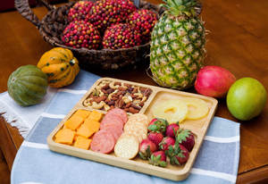 Assiette de service en bambou à 3 compartiments - Product Image 3