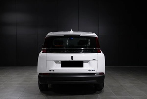 2023 F E W Betune NVT AWD SUV Litio R18 Doble Motor Asientos de Cuero 6 Plazas Techo Solar Panorámico - Product Image 2