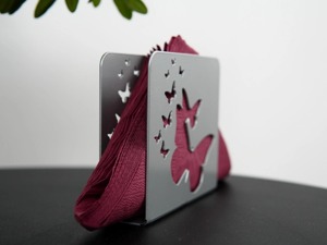 ที่วางผ้าเช็ดปากสแตนเลสตกแต่งลายผีเสื้อ ดีไซน์ฉลุลายสวยงาม เหมาะสำหรับงานปาร์ตี้ งานอีเว้นท์ และการตกแต่งบ้าน - Product Image 6