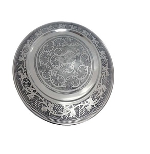 Assiettes de présentation de mariage en argent faites à la main de haute qualité en gros pas cher personnalisé acrylique assiette à dîner chargeur décor de fête - Product Image 6