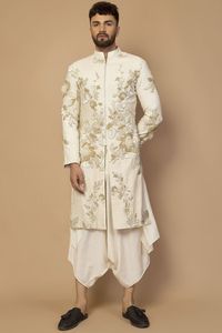 2025 @ Vestido de pantalón Sherwani y Dhoti con estilo personalizado para hombre con cuentas de cristal adornadas, Dabka, trabajo de bordado de perlas - Product Image 2