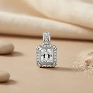 Collar con Colgante de Plata de Ley 925 con Circonita Cúbica Hecho a Mano para Mujer, con Dijes de Oro Rosa y Diamantes - Product Image 1