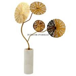 Escultura fundida de aluminio chapado en oro de alta calidad de diseñador en forma de hoja con Base de mármol blanco suministros de acentos decorativos para el hogar - Product Image 6