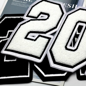 Parches Bordados Personalizados de Alta Calidad con Diseño de Alfabeto en Tela Chenilla Ecológica para Insignias de Fútbol - Product Image 2