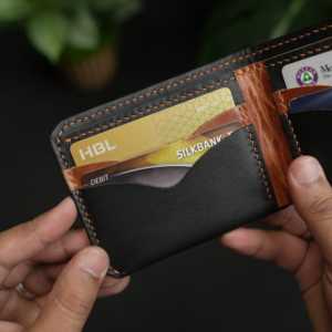 No. Cartera Bifold Clásica Hecha a Mano con Costuras Completas y 5 Años de Garantía, en Cuero Negro y Marrón - Product Image 5