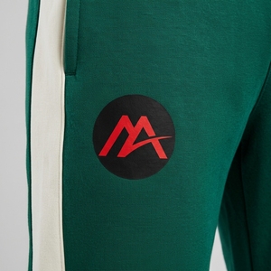 Conjunto Deportivo para Hombre en Verde Oscuro, Chaqueta Deportiva con Cierre Completo, Pantalones Jogger con Franjas Laterales Color Crema, Ropa Deportiva para Entrenamiento, Gimnasio, Fitness y Actividades - Product Image 6