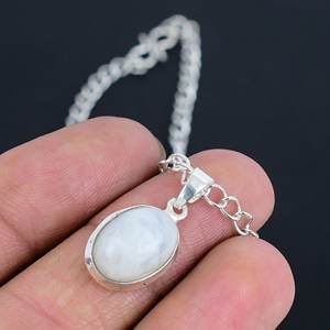 Collar con Colgante de Piedra Lunar Natural, Diseño Moderno, Plata de Ley 925, Ovalado de 8x10mm, Joyería Minimalista y Elegante, Regalo para Mujer - Product Image 3