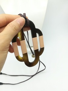 จี้ทำมือจากเขาควาย สีธรรมชาติ เครื่องประดับที่ยั่งยืน - Product Image 3