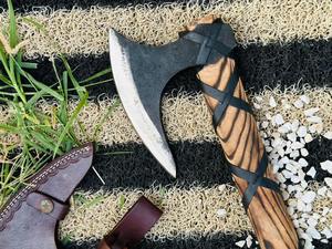 Hache Viking en acier au carbone forgée à la main personnalisée de qualité industrielle avec manche en bois de frêne cadeau d'anniversaire ou de mariage pour lui - Product Image 5