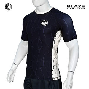 Venta al por mayor BJJ rash guard camisa de compresión diseño personalizado para ropa de gimnasia y entrenamiento físico MMA men rashguard - Product Image 2