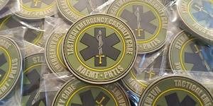 Parches de logotipo de PVC 3D en relieve redondos o rectangulares personalizados Fondo transparente de goma Insignia de goma de alta calidad - Product Image 5