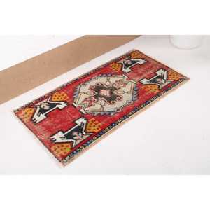 1.6x3.1 ft Rug, Turkish Vintage Rug, <b>Red</b> Check <b>Wool</b> Rug - Product Image 4