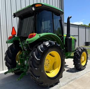 Chargeur frontal et godet 5090E, seulement 5 john pour tracteur Deere 90 HP Moteur Diesel, 4x4, 2 télécommandes arrière, 540 PTO, attelage 3 points, - Product Image 4