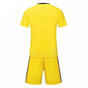2025 personalizado Color sólido manga corta Jersey y uniforme corto conjunto personalizado estilo único para hombres fútbol uniforme de fútbol - Product Image 3