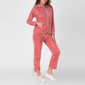 Ensemble de survêtement en velours avec logo personnalisé, fermeture éclair, écologique, survêtement en velours pour femme, fabriqué au Pakistan, saison hivernale - Product Image 3