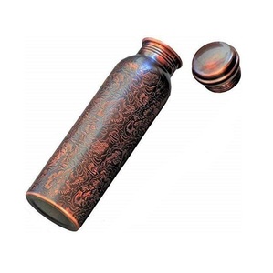 Bouteille d'eau antique en cuivre pur pour bureau, gym, yoga et ayurveda fabriqués à la main en Inde - Product Image 1