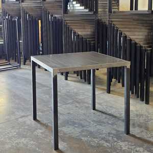 Mesa de Exterior Autonivelante Blanca de 80*80, 4 Plazas, Construcción de Hierro - Product Image 3