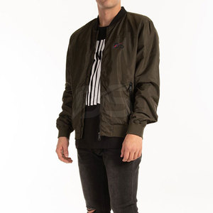 แจ็คเก็ตบอมเบอร์ลำลองผู้ชายไซส์ใหญ่คุณภาพสูงสำหรับฤดูหนาว สไตล์และโลโก้ด้านหน้าแบบกำหนดเองได้ - Product Image 2