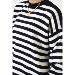 Tunique en Maille Pique Rayée Noir - Product Image 4