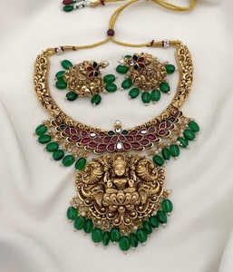 Hermoso conjunto de collar de Templo de calidad superior con conjunto de collar chapado en oro con pendientes para ropa de boda para mujer - Product Image 3