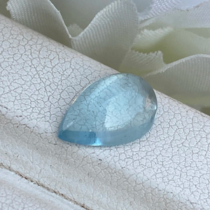 Superbe pierre de cabochons en forme de poire aigue-marine de couleur supérieure avec une pierre précieuse en vrac de bon lustre pour la fabrication de bijoux 2.39 carats - Product Image 1