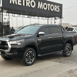 Mejor precio Toyota Hilux Pickup En stock Velocidad máxima disponible Envío rápido Sin historial de accidentes Volante a la izquierda y a la derecha - Product Image 4