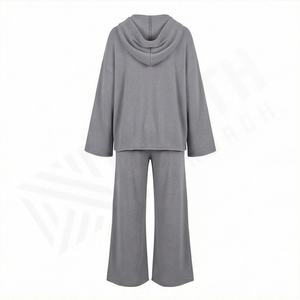 Conjunto Deportivo de Dos Piezas para Mujer, Estilo Urbano 2025, Transpirable, Sudadera Personalizada con Capucha y Pantalones Acampanados, Ropa Deportiva Moderna - Product Image 2