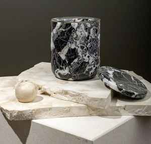 Pot à bougie en marbre élégant par H.M.A Handicrafts - Porte-bougie parfumé écologique pour la décoration de la maison de Pâques, relaxation moderne, résistant à la chaleur - Product Image 4